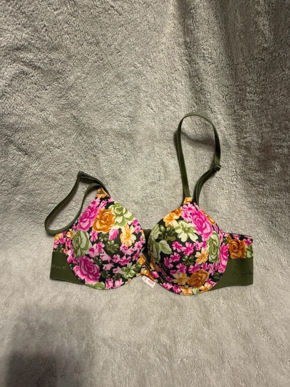 Victoria's Secret PINK 36A Wear Everywhere T-Shirt
Bra Floral NWT